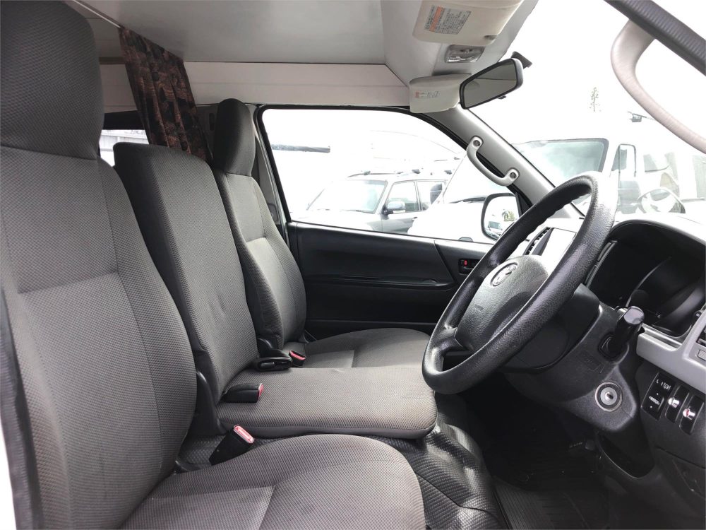 2010 TOYOTA HIACE LWB HIGH ROOF CAMPERVAN image 12