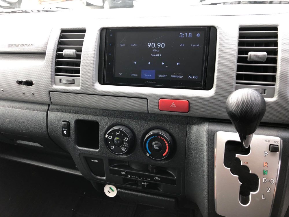 2010 TOYOTA HIACE LWB HIGH ROOF CAMPERVAN image 14