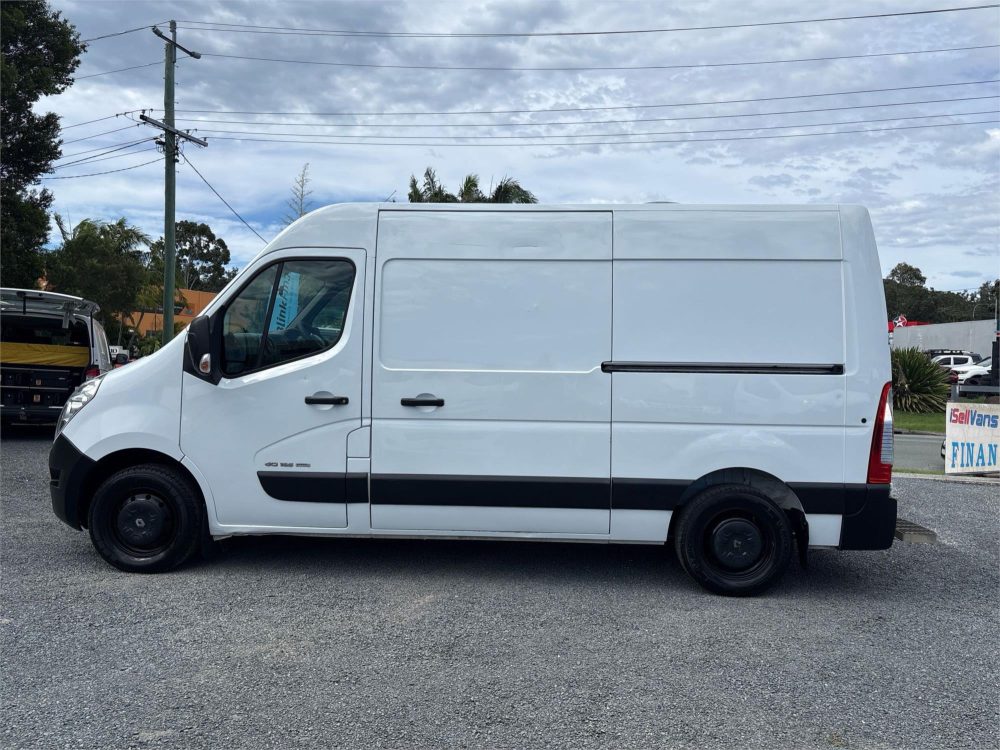2015 RENAULT MASTER SWB image 4