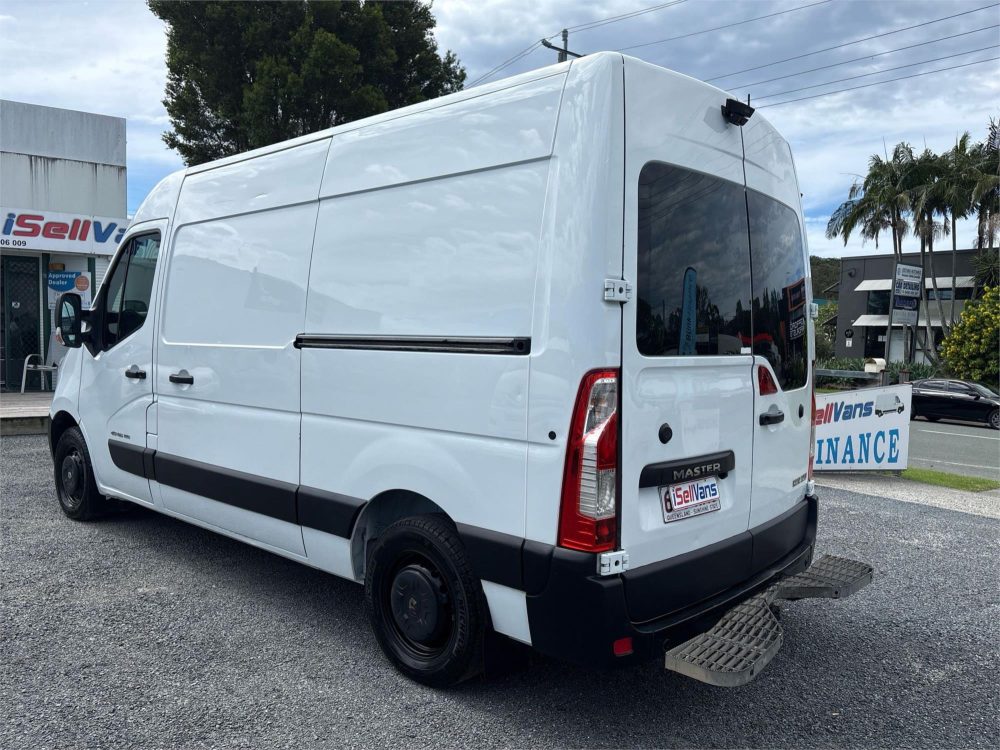 2015 RENAULT MASTER SWB image 6