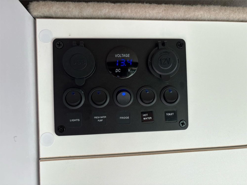 2019 TOYOTA HIACE LWB POP-TOP CAMPER - Image 19