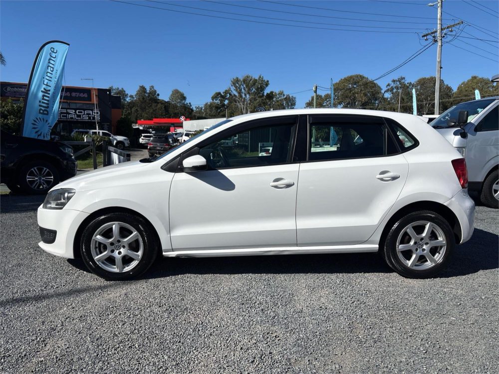 2011 VOLKSWAGEN POLO TDI COMFORTINE image 4