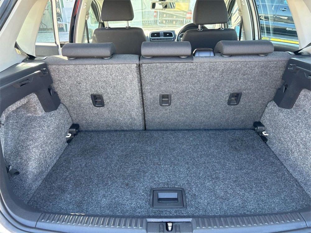 2011 VOLKSWAGEN POLO TDI COMFORTINE image 8