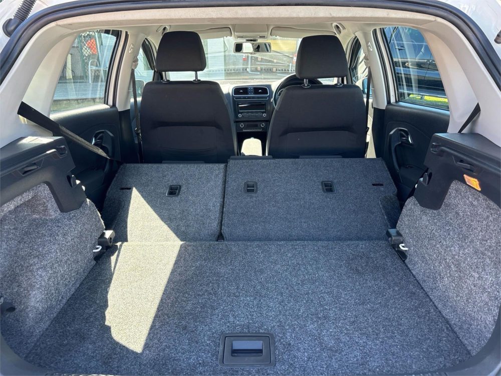 2011 VOLKSWAGEN POLO TDI COMFORTINE image 9