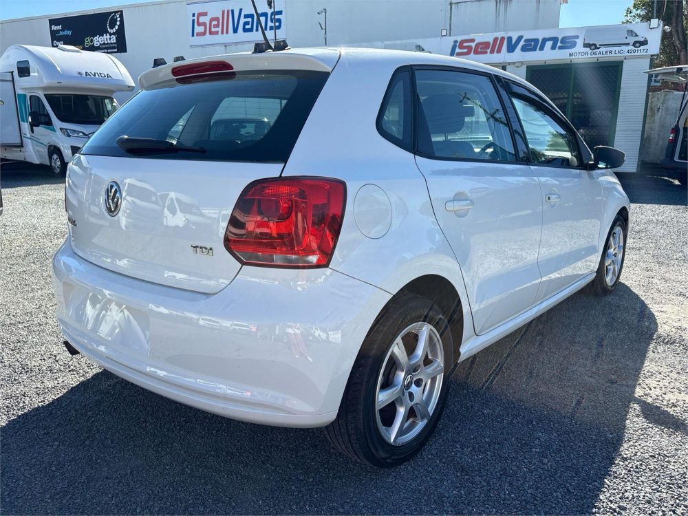2011 VOLKSWAGEN POLO TDI COMFORTINE image 10