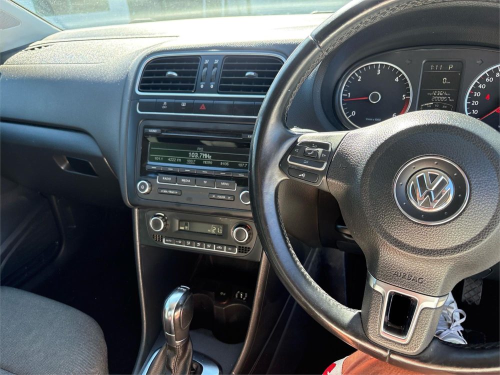 2011 VOLKSWAGEN POLO TDI COMFORTINE image 15